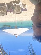 RobertoderLaechelnde sucht Sex Kontakt